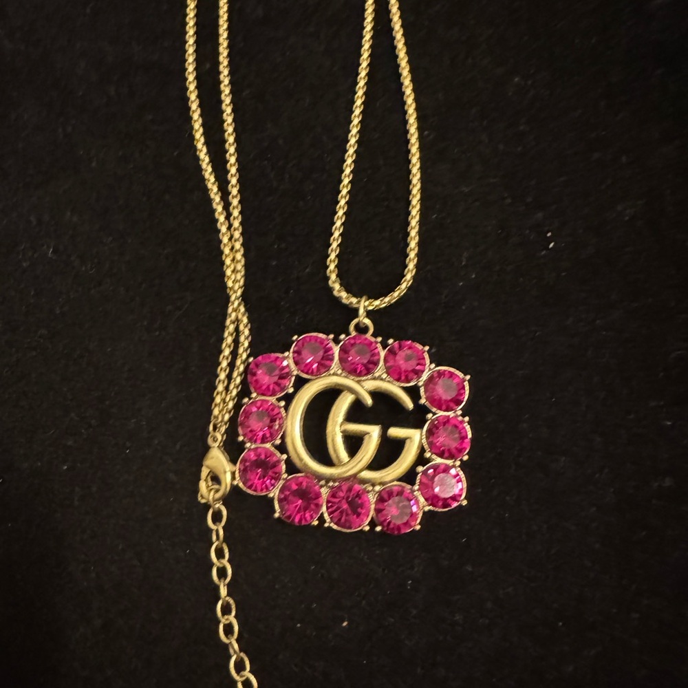 Gucci Gold GG Marmont Necklace with Pink Gemstones - Picture 3 of 8